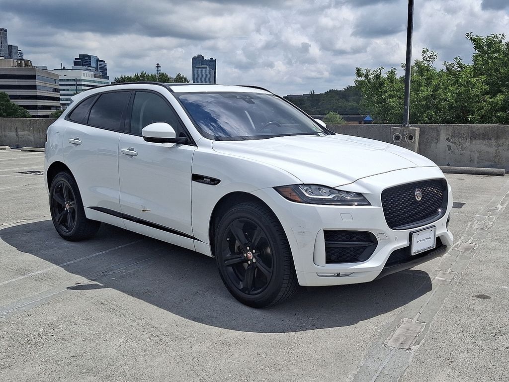 Thumbnail: 2018 Jaguar F-Pace - 7