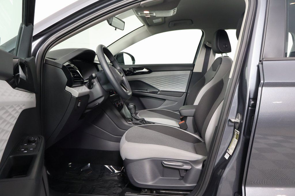 2022 Volkswagen Taos S 10