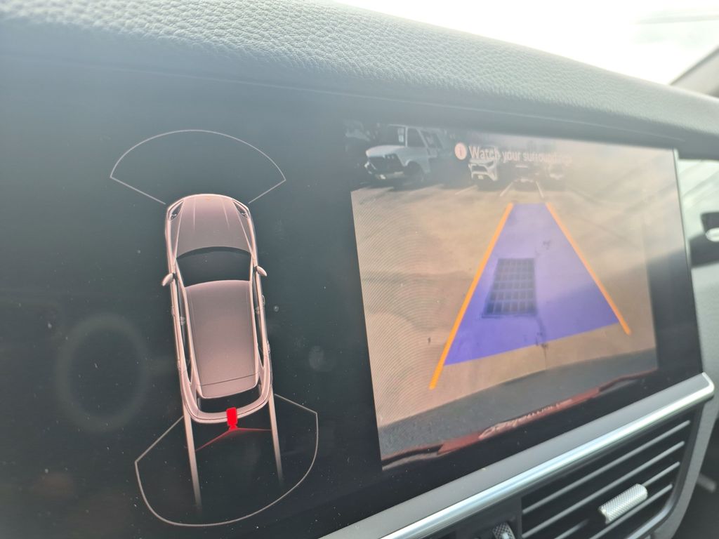 2022 Porsche Cayenne Platinum Edition - 8