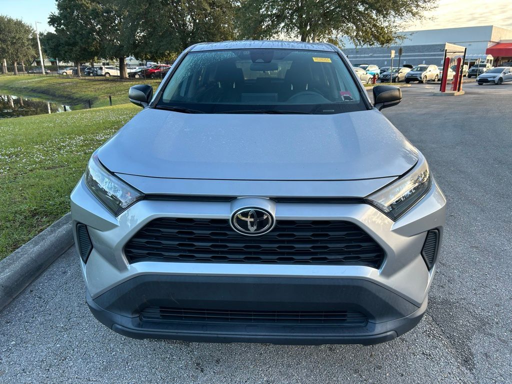 Thumbnail: 2022 Toyota RAV4 - 8
