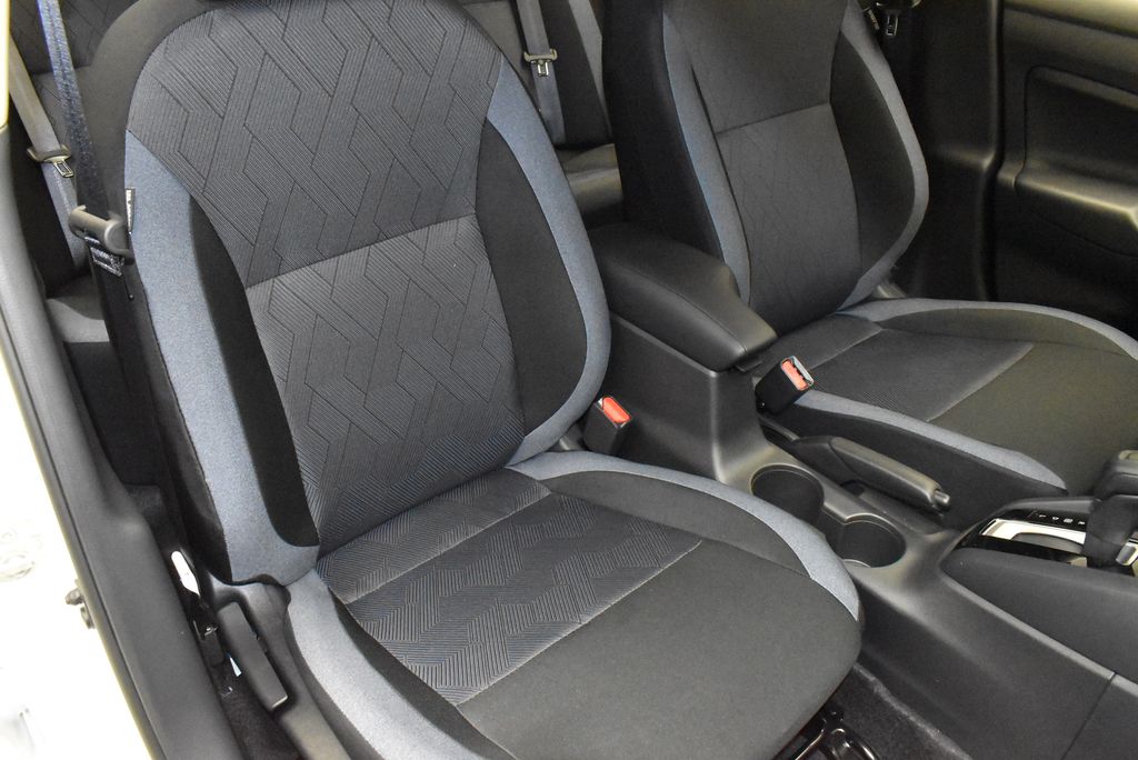 2025 Nissan Versa 1.6 SV 23
