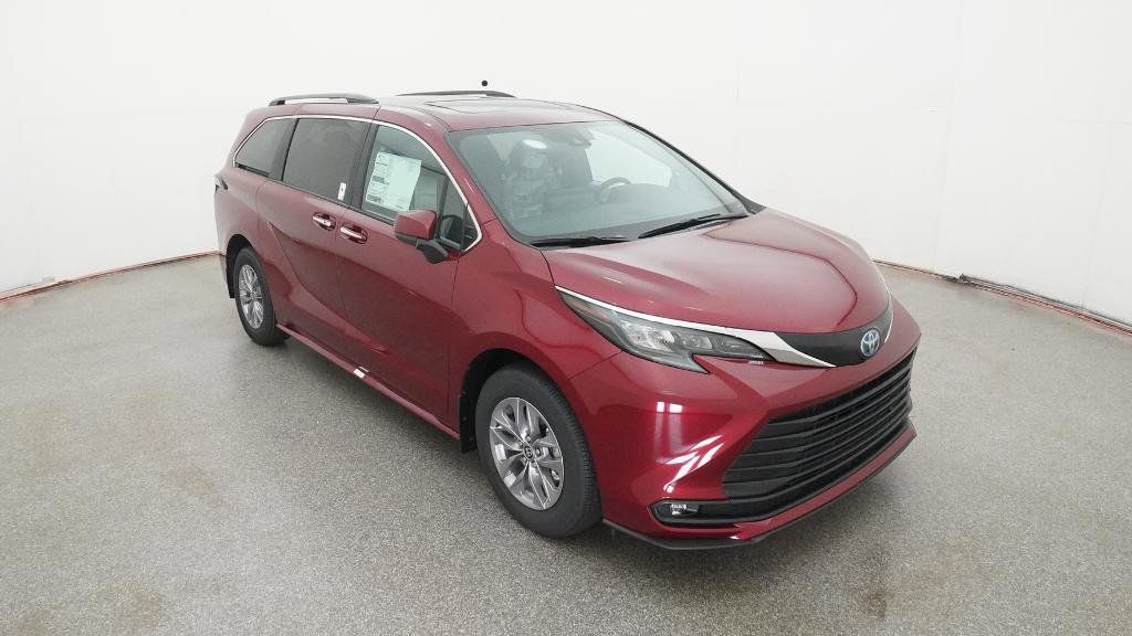 Thumbnail: 2025 Toyota Sienna - 30