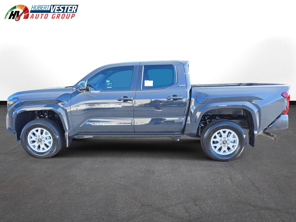 2025 Toyota Tacoma SR5's photo