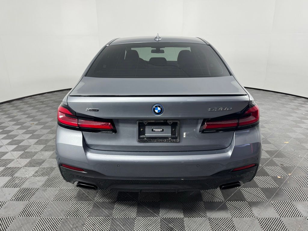 Thumbnail: 2023 BMW 5 Series - 4
