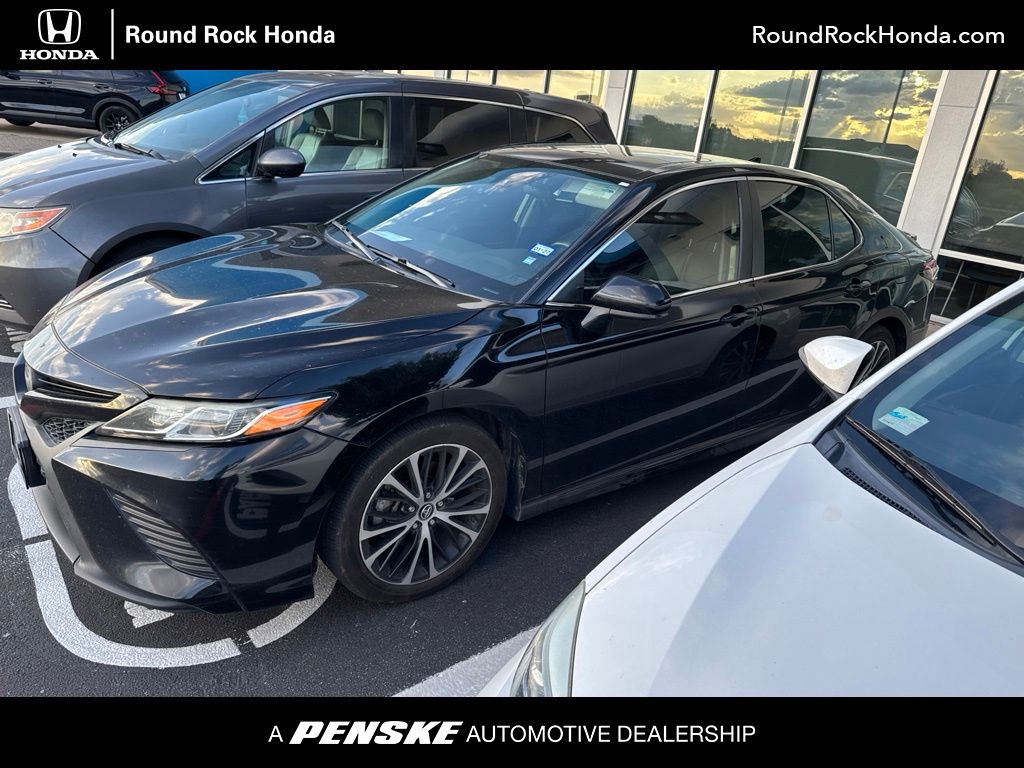 2019 Toyota Camry SE FWD