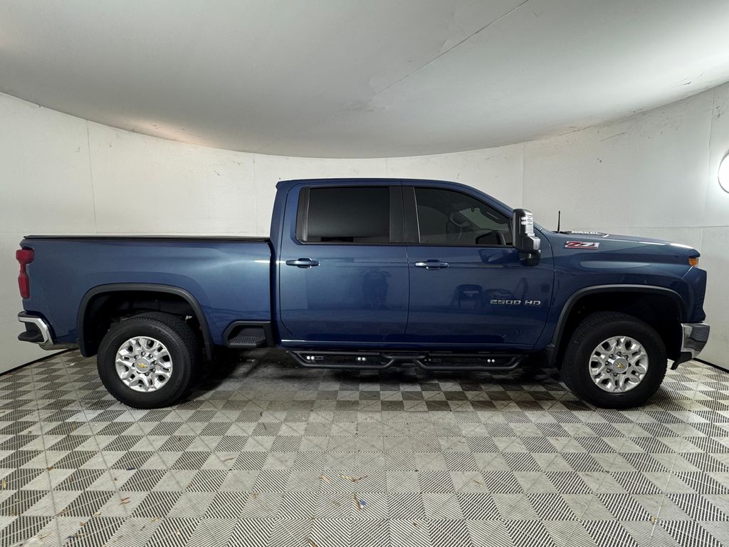 Used 2025 Blue Chevrolet LT image 2
