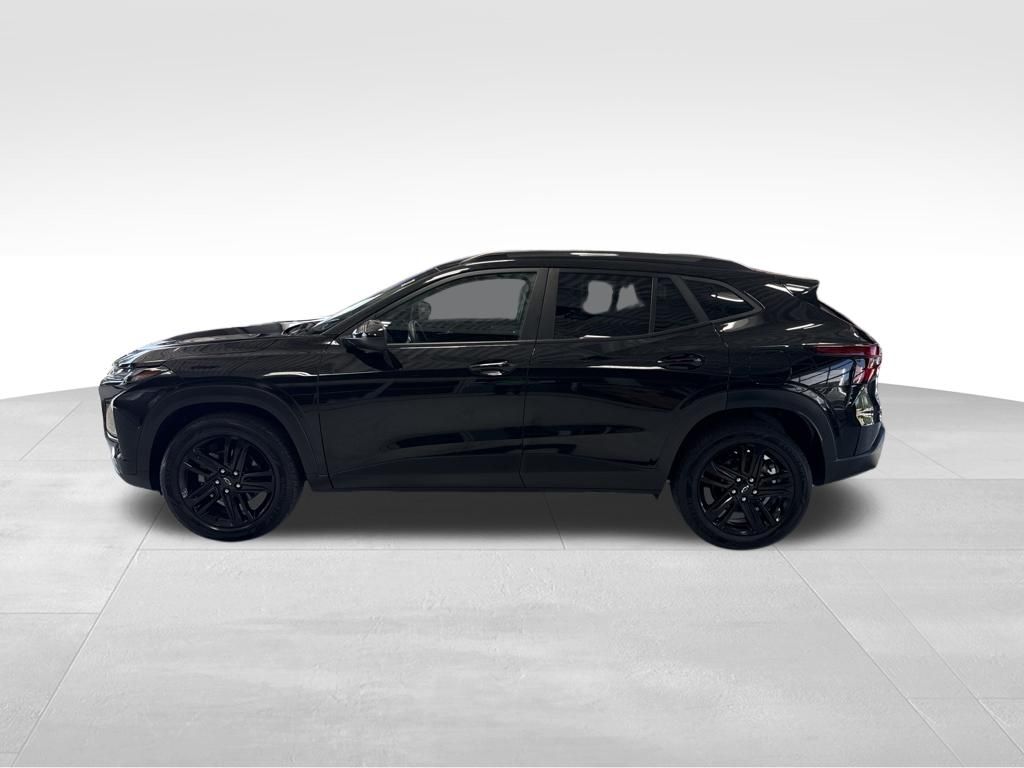 Used 2025 Black Chevrolet ACTIV image 2