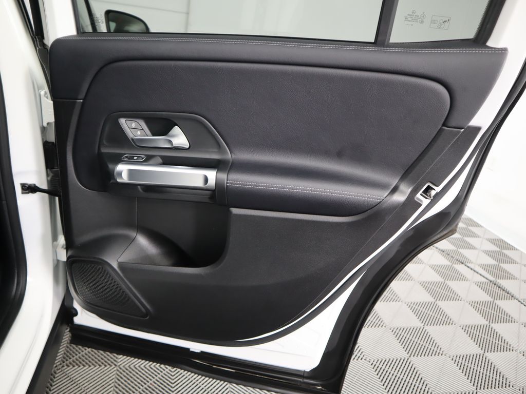 2020 Mercedes-Benz GLB 250 27