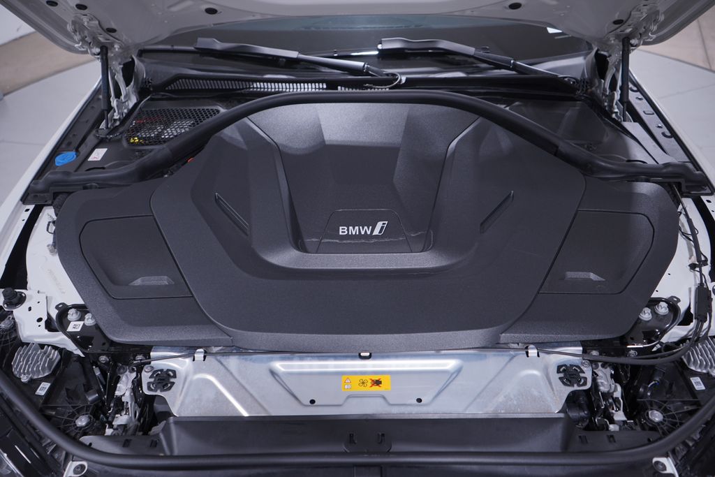 Thumbnail: 2024 BMW i4 - 24