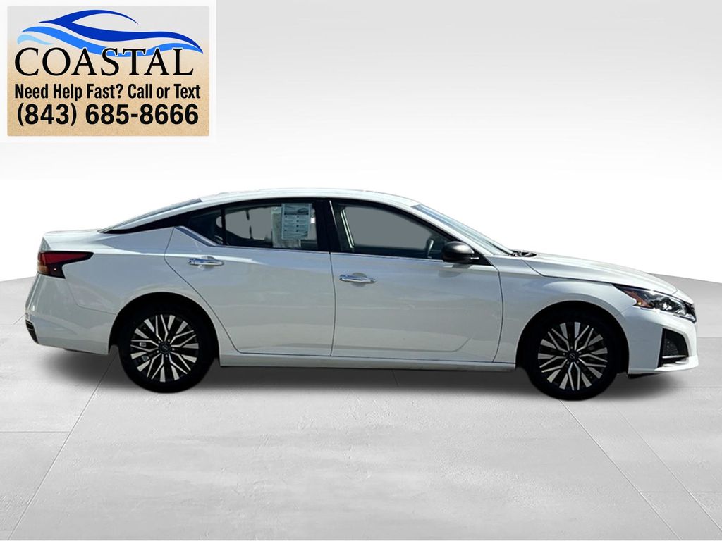 2025 Nissan Altima 2.5 SV - 4