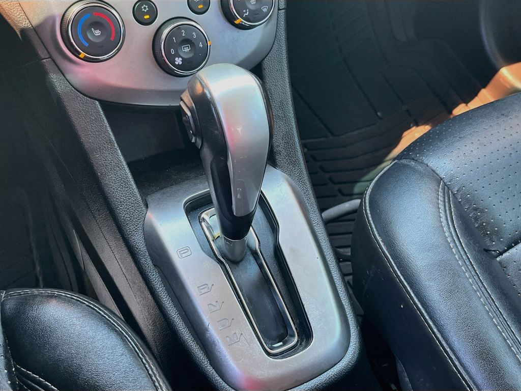 Used 2020 Gray Chevrolet Premier image 16