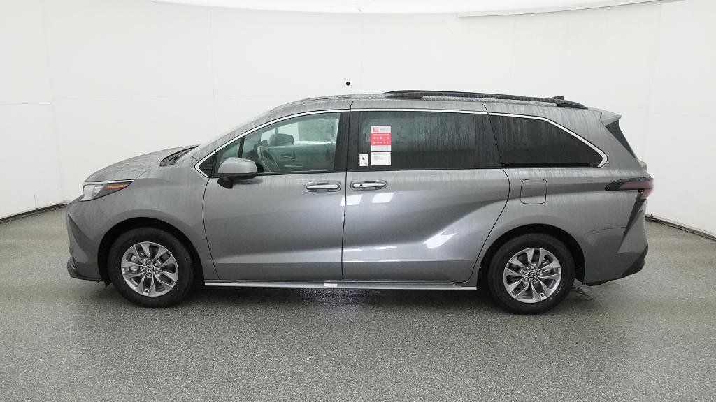 Thumbnail: 2026 Toyota Sienna - 25