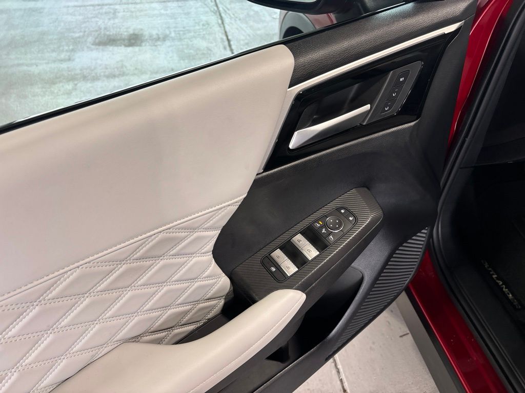 Used 2024 Mitsubishi Outlander SUV