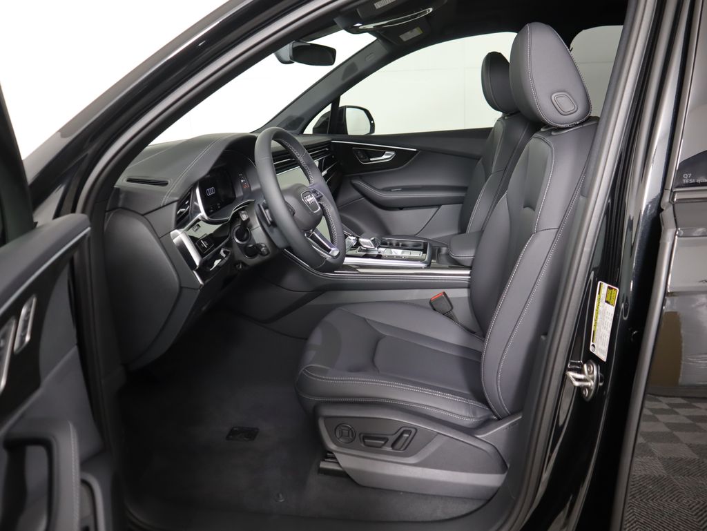 Thumbnail: 2026 Audi Q7 - 21