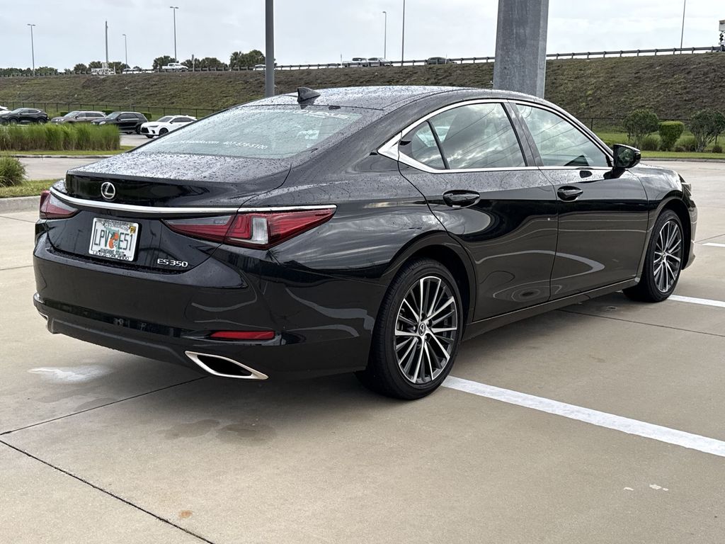 Thumbnail: 2025 Lexus ES - 11