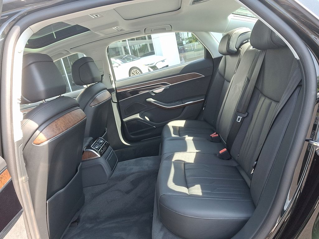 2022 Audi A8 L 10