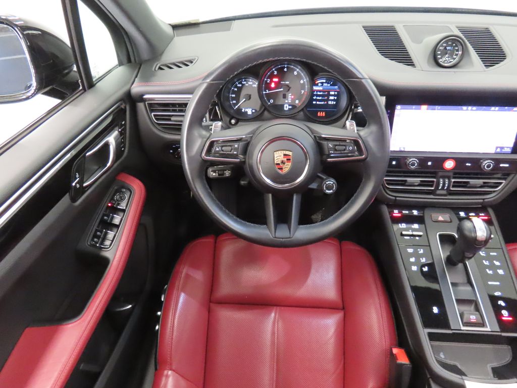 Thumbnail: 2024 Porsche Macan - 15