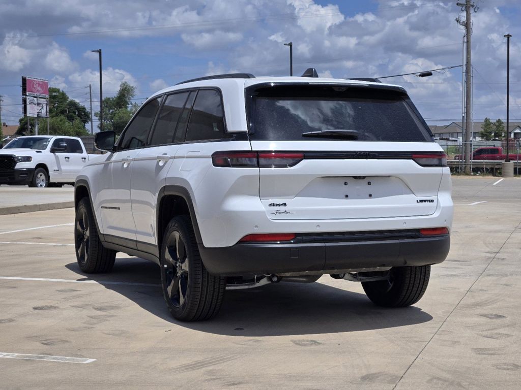 2024 Jeep Grand Cherokee Limited 3