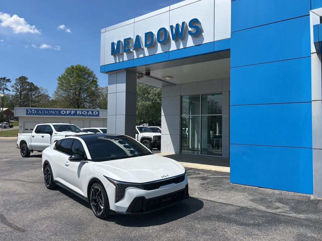 Snow White Pearl 2025 Kia K4 GT-Line FWD Sedan Front-Wheel Drive Continuously Variable Transmission