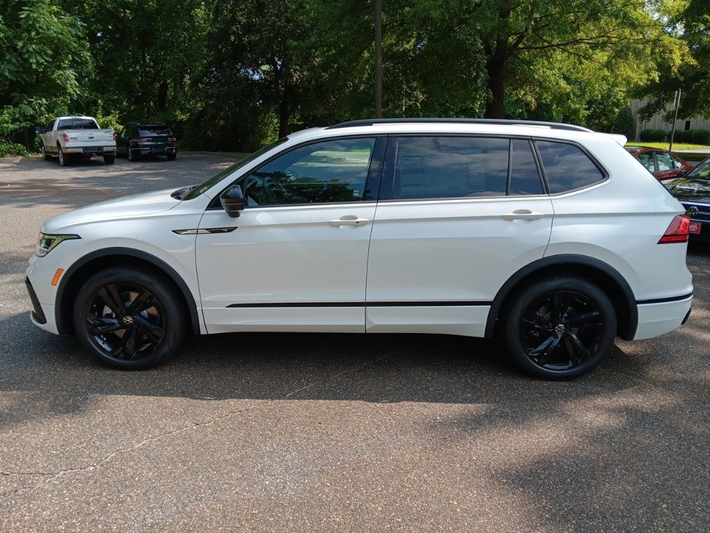 2024 Volkswagen Tiguan 2.0T SE R-Line Black 2