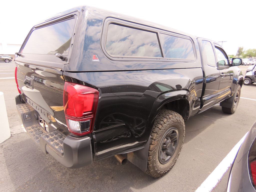 Thumbnail: 2018 Toyota Tacoma - 3