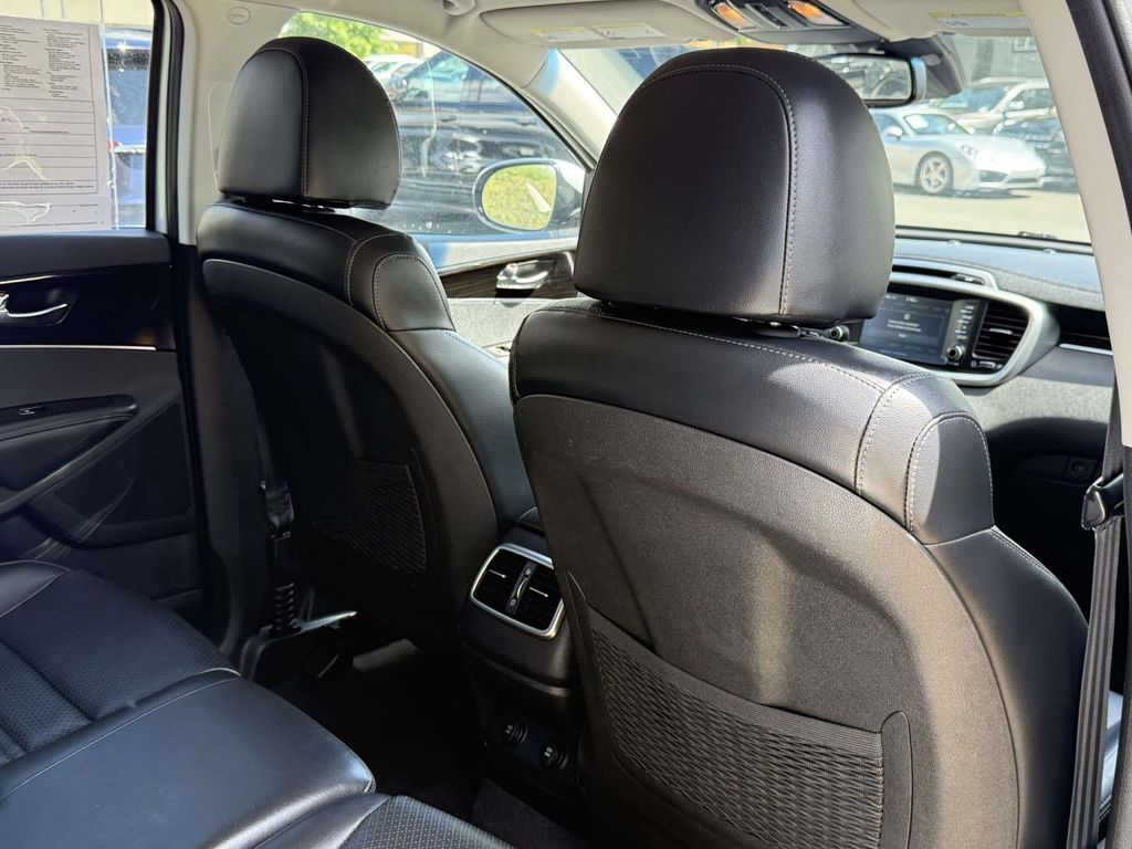 Thumbnail: 2019 Kia Sorento - 23