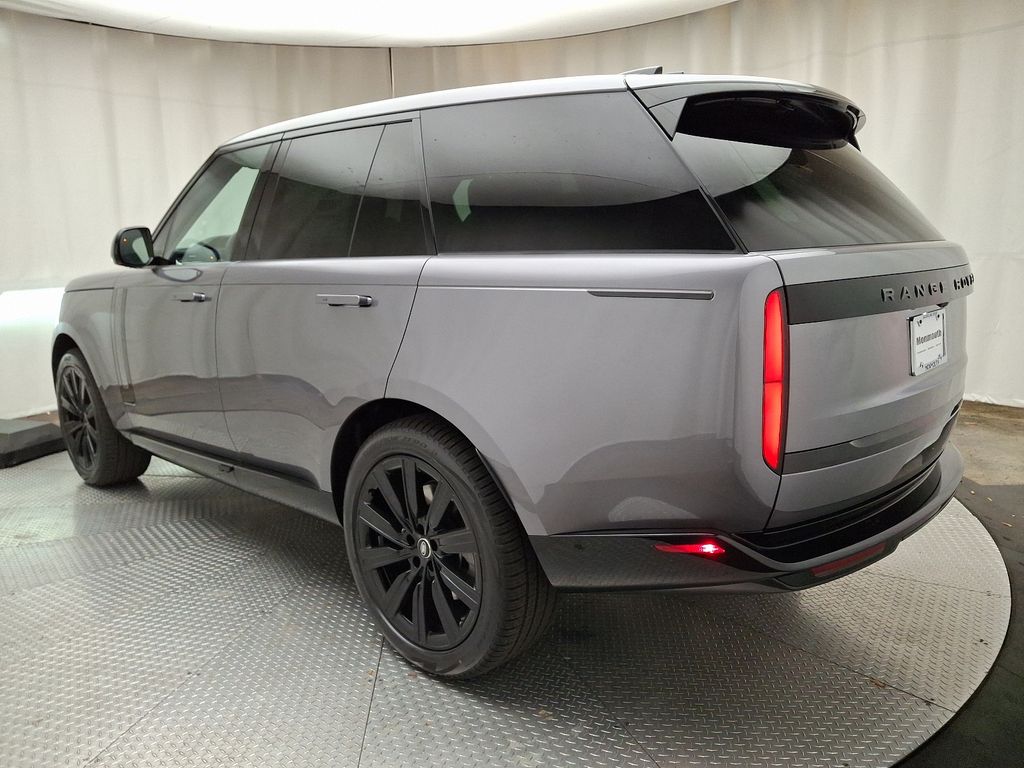 2025 Land Rover Range Rover SE 4