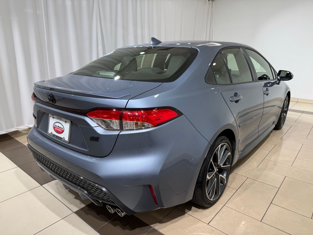 Thumbnail: 2022 Toyota Corolla - 5