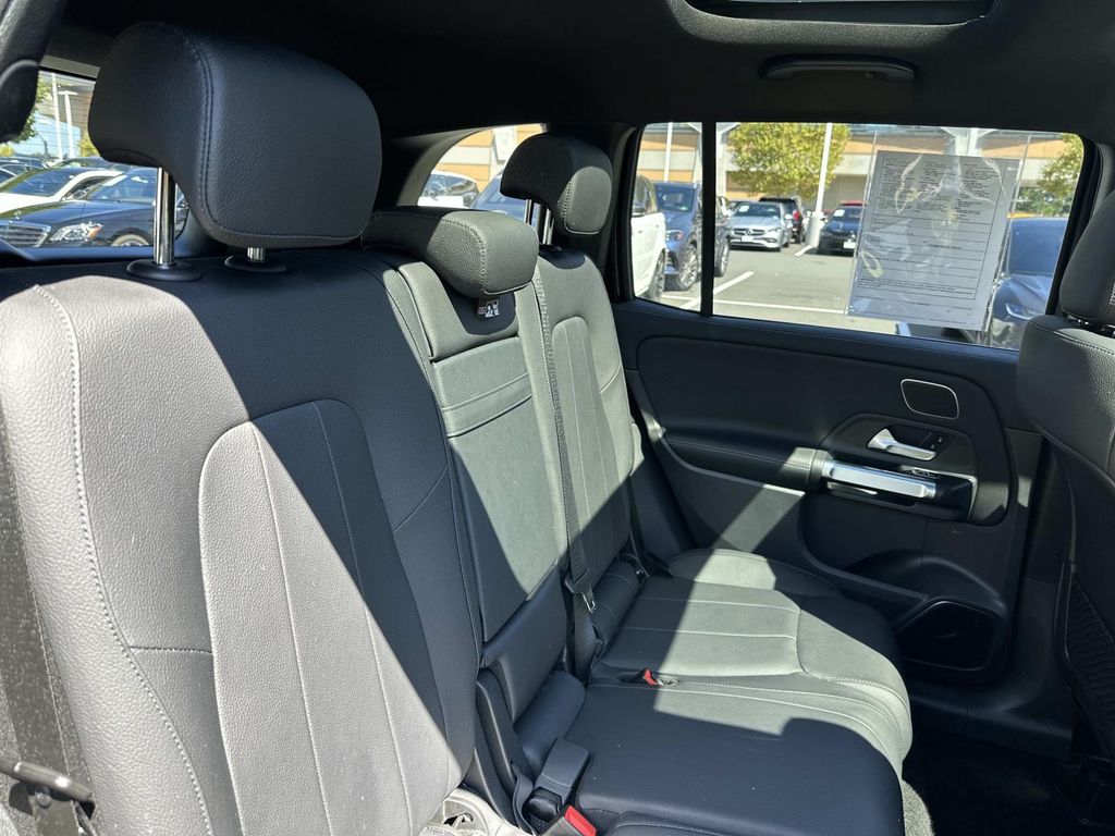 Thumbnail: 2024 Mercedes-Benz GLB - 27