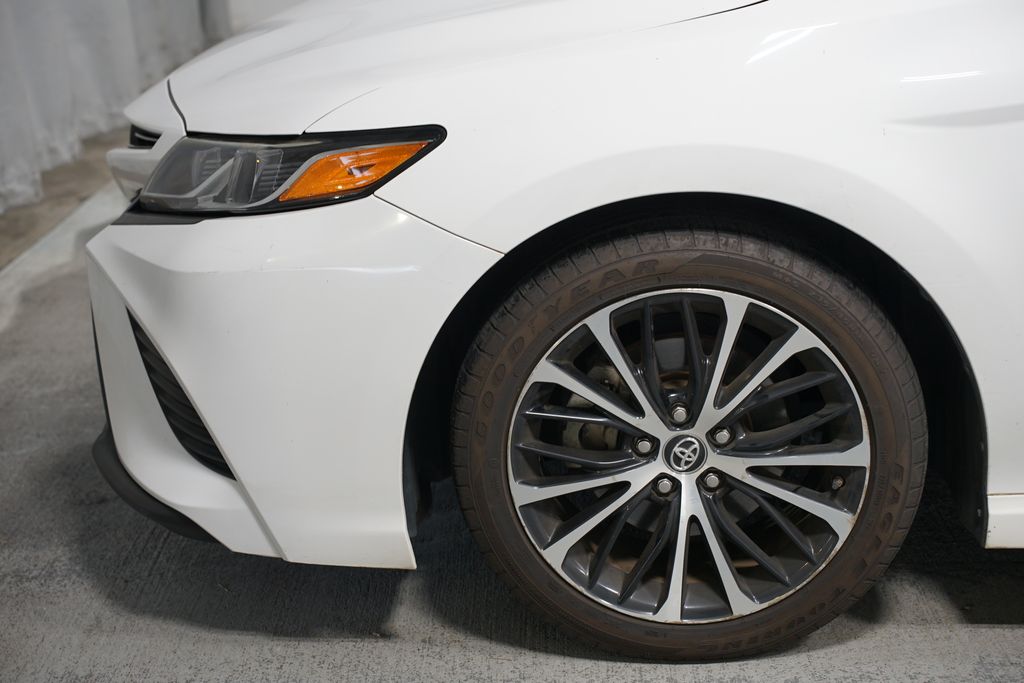 Thumbnail: 2018 Toyota Camry - 5