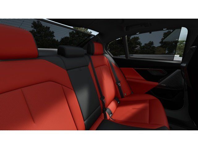 Thumbnail: 2026 BMW M5 - 12