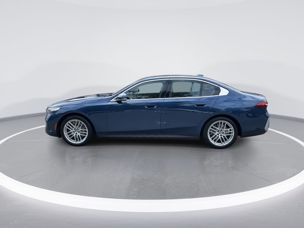 Thumbnail: 2025 BMW 5 Series - 5
