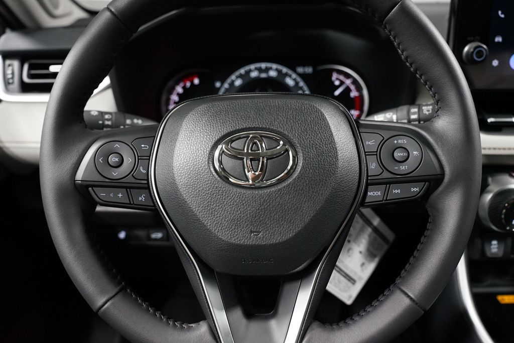 Thumbnail: 2025 Toyota RAV4 - 12