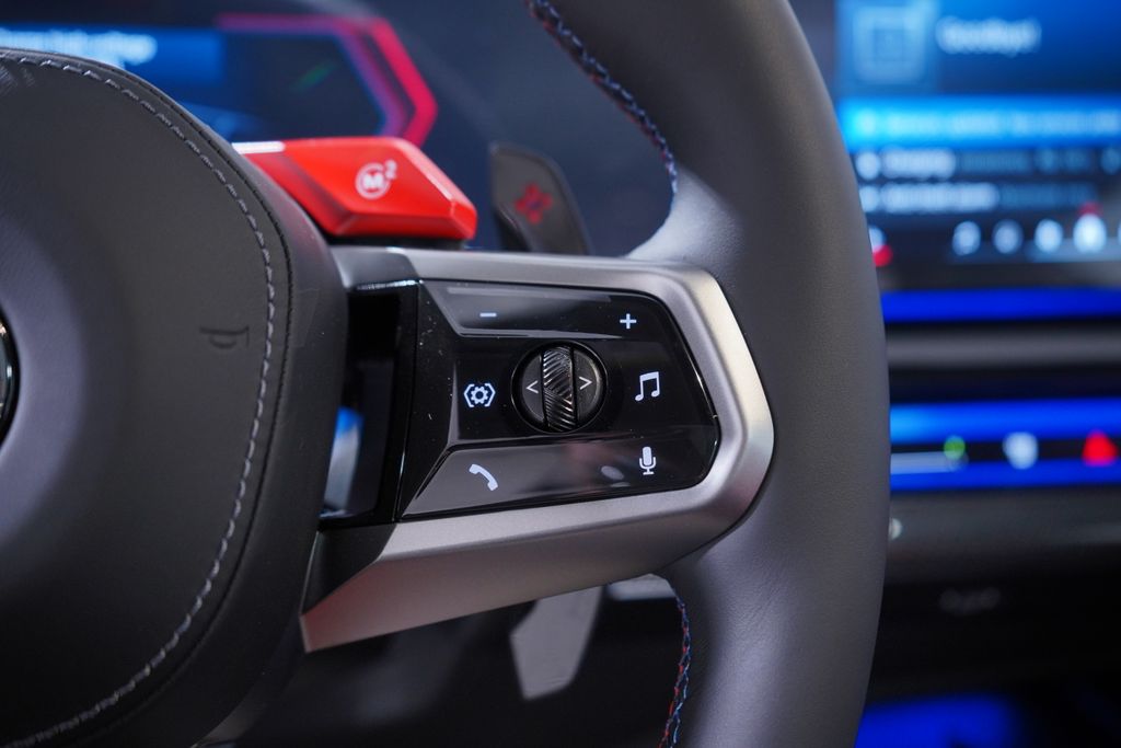 Thumbnail: 2026 BMW M5 - 22