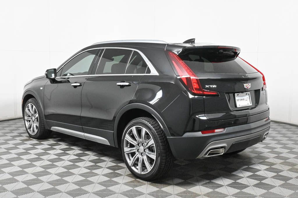 2022 Cadillac XT4 Premium Luxury 4