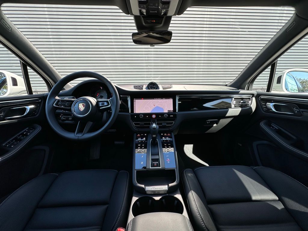 Thumbnail: 2026 Porsche Macan - 6