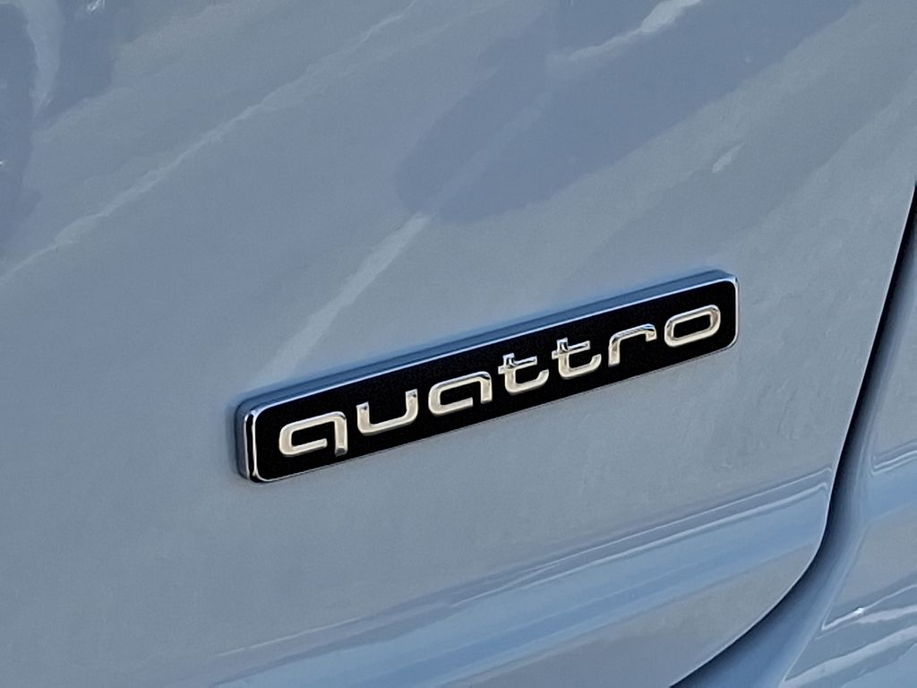 Thumbnail: 2026 Audi Q8 - 12