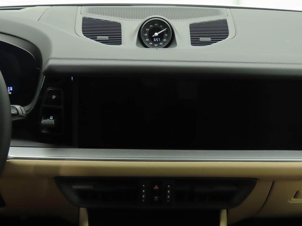 Thumbnail: 2025 Porsche Cayenne - 17