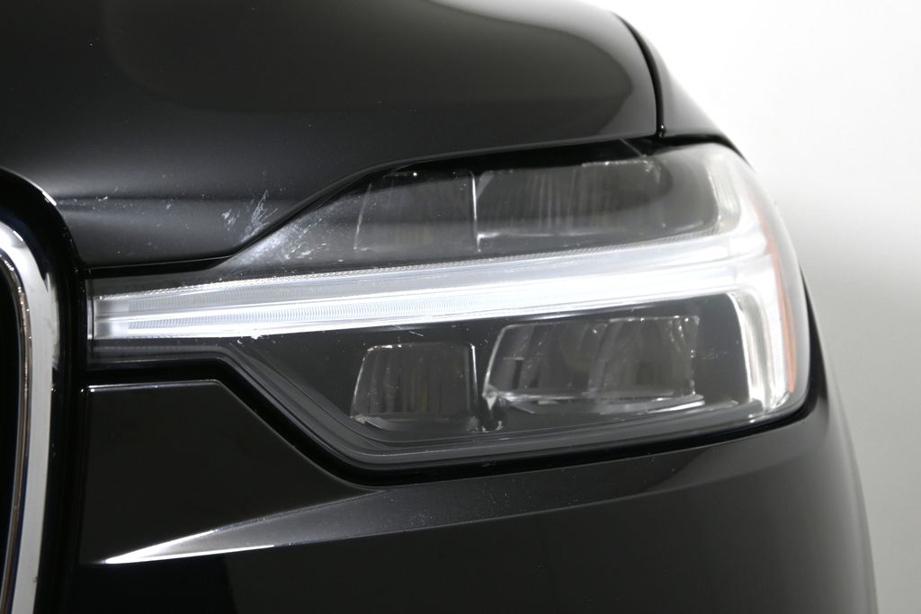 Thumbnail: 2021 Volvo XC60 - 12