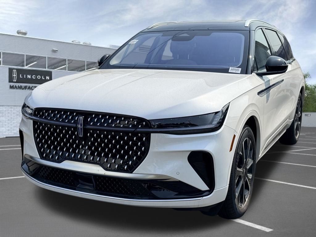 White Platinum Clearcoat Metallic 2026 Lincoln Nautilus SUV / Crossover All-Wheel Drive Continuously Variable Transmission