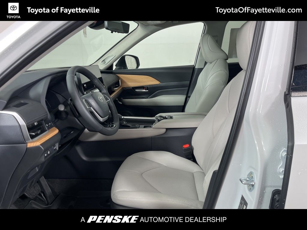 Thumbnail: 2026 Toyota Grand Highlander - 23