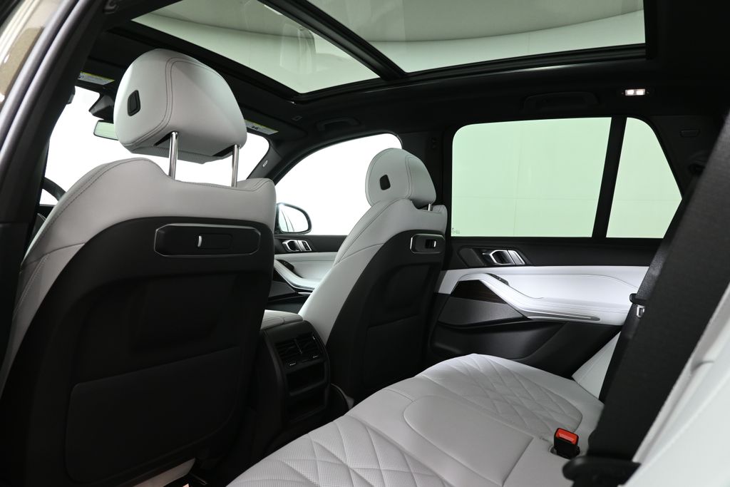 Thumbnail: 2026 BMW X5 - 31