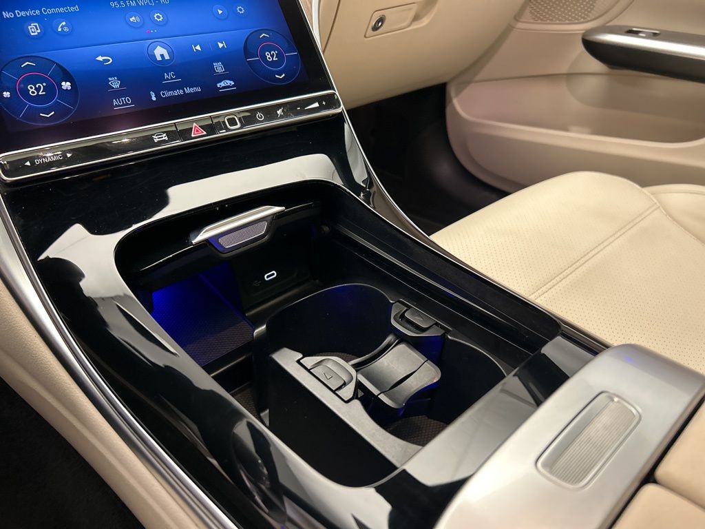 Thumbnail: 2023 Mercedes-Benz C-Class - 19