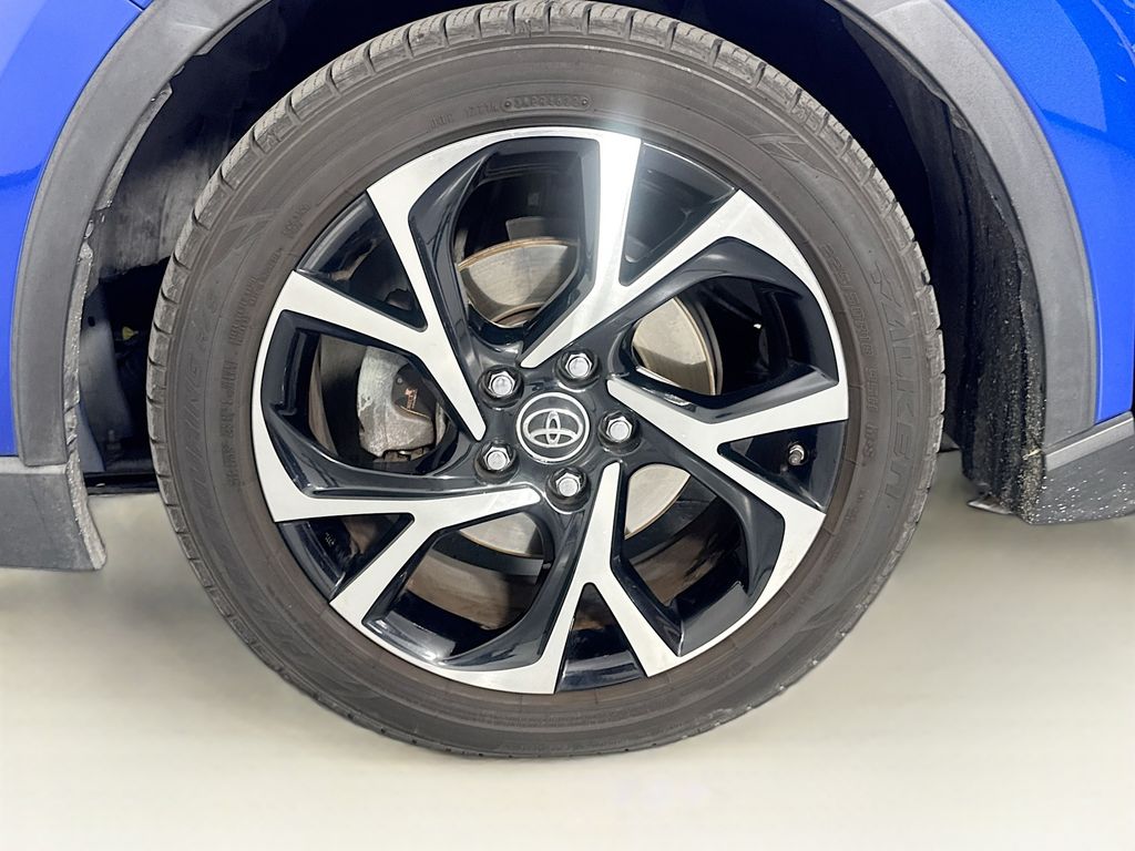 Used Car 2018 Toyota C-hr  Xle For Sale Under $20,000 In Austin, Texas