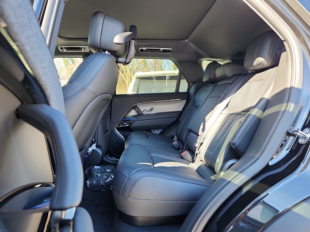 Thumbnail: 2026 Land Rover Range Rover Sport - 5