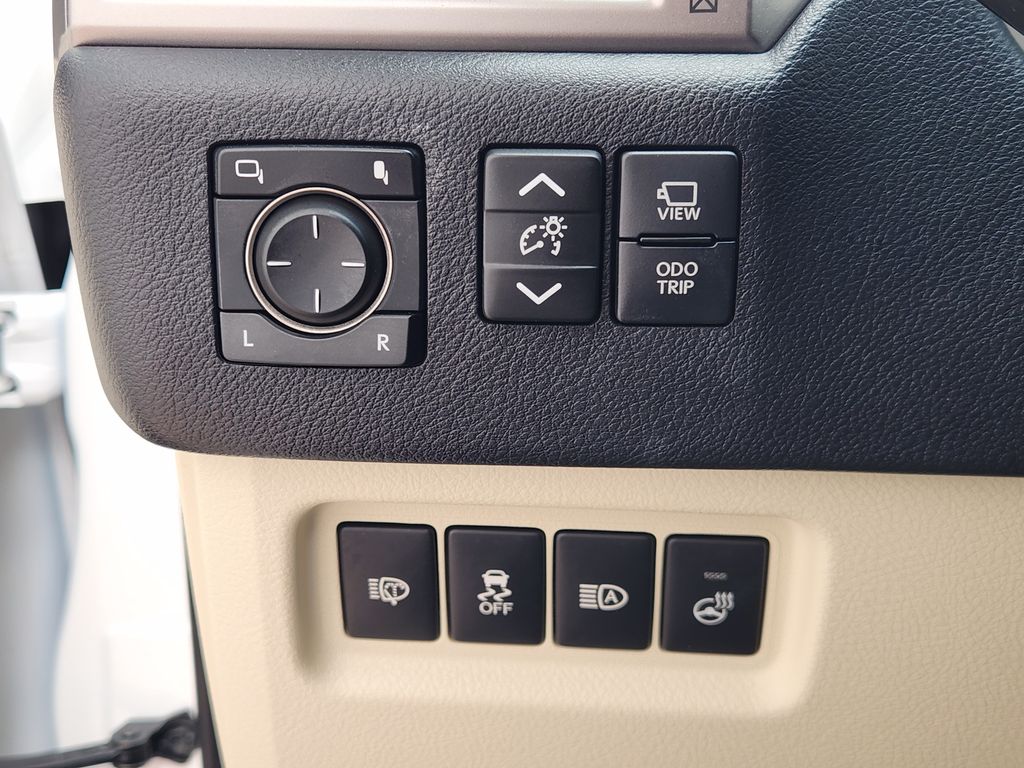 2023 Lexus GX 460 Luxury White at Westside Lexus