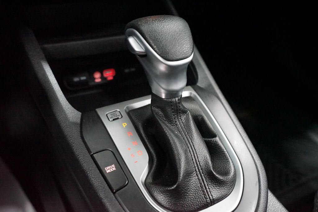 Thumbnail: 2021 Kia Forte - 21