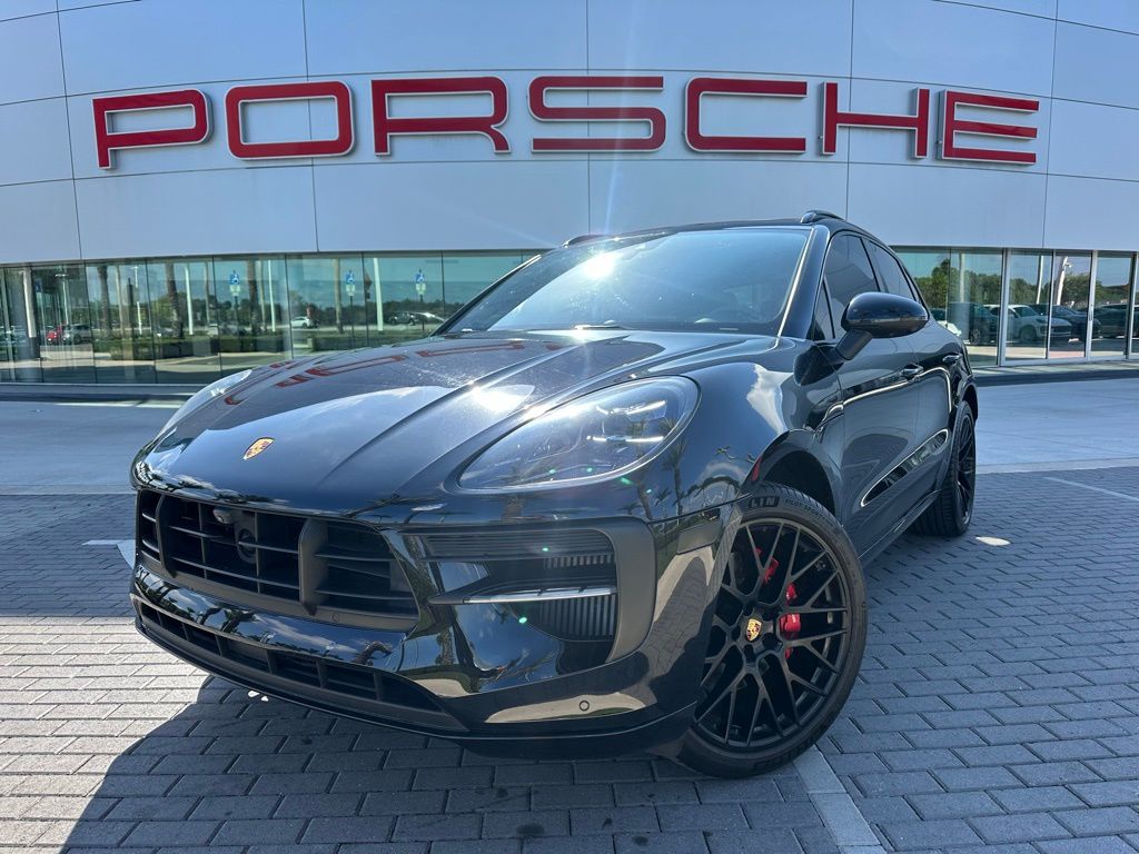 Thumbnail: 2020 Porsche Macan - 1