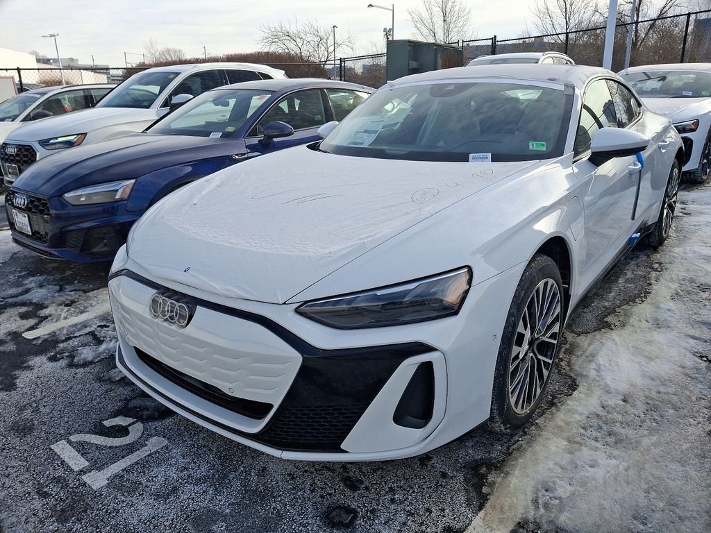 2025 Audi e-tron GT Premium Plus -
                Vienna, VA