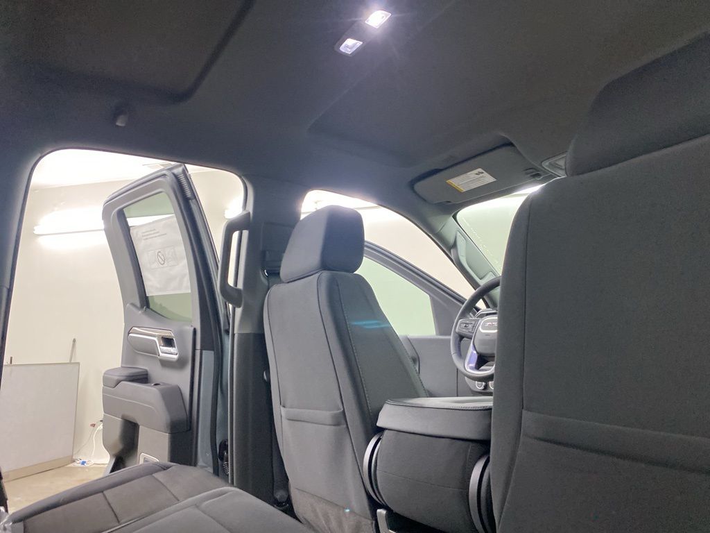 2025 GMC Sierra 1500 SLE photo